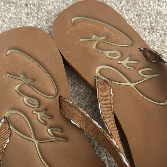 Roxy Copper & Rose Gold Flipflops - Picture 4 of 5